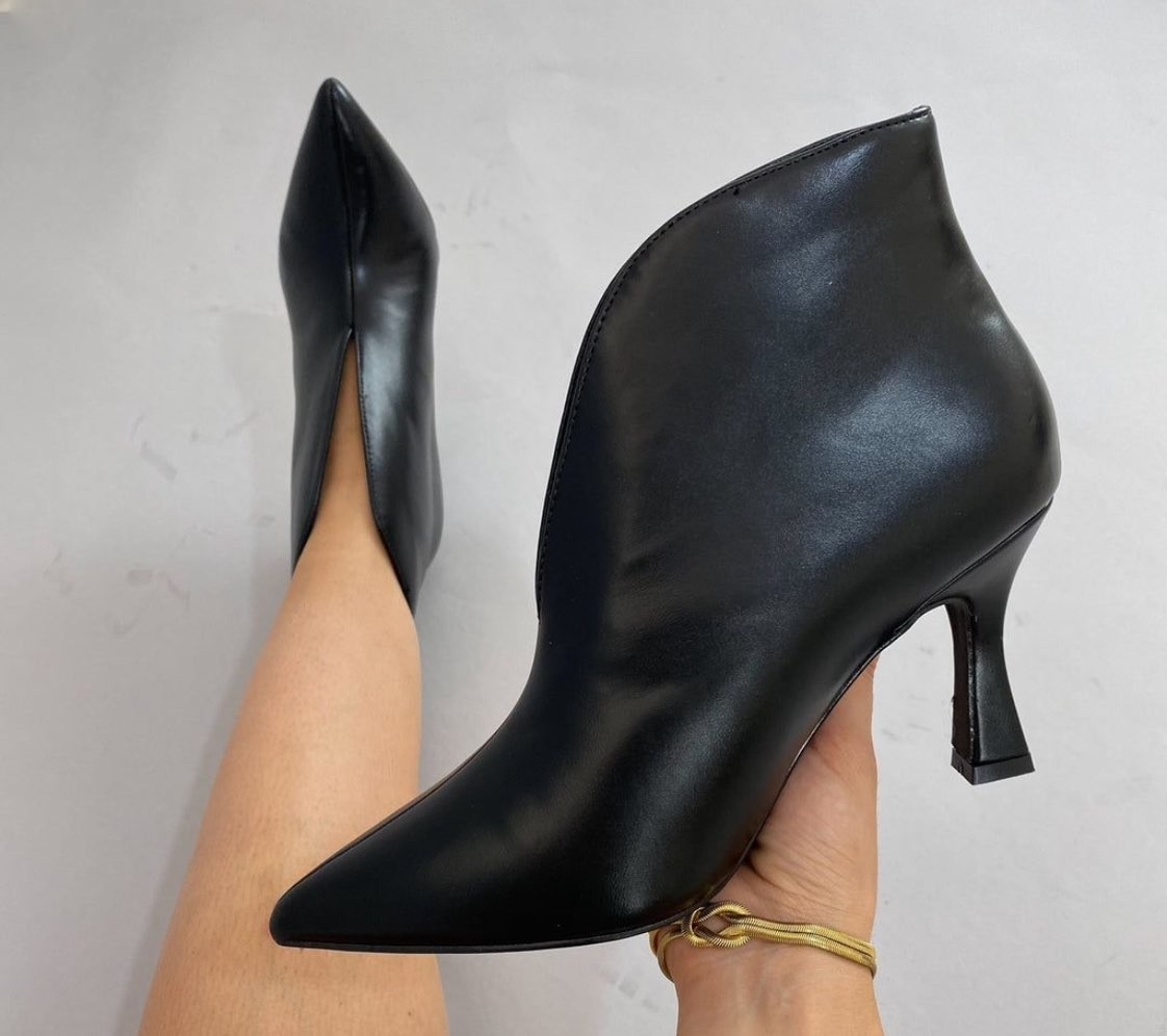 2160-1-Black